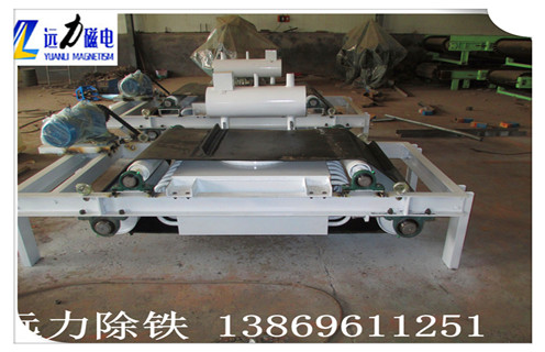 油冷自卸式電磁除鐵器,使用廠家在選型時(shí)為什么會(huì)感覺很難？遠(yuǎn)力除鐵器廠家給您解惑