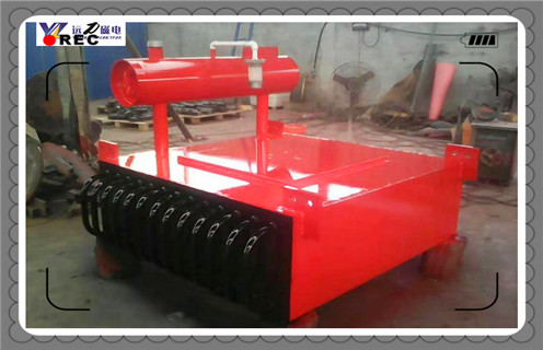 懸掛式強(qiáng)迫油循環(huán)式電磁除鐵器